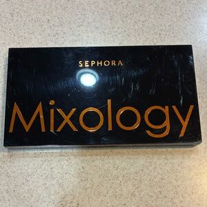 Sephora Mixology Palette in Black and Gold